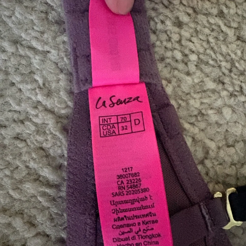 La SENZA Lace Push-Up Bra in Mauve with Crisscross Straps and Rhinestones - Picture 7 of 7